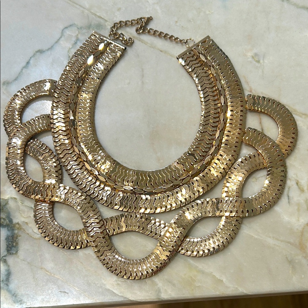 Elegant Gold Statement Necklace